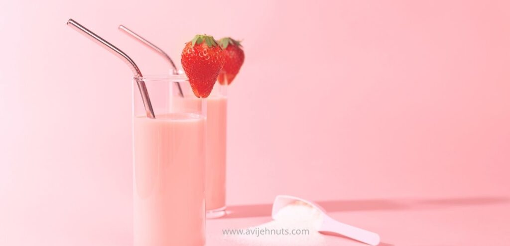 drink with strawberry extract powder